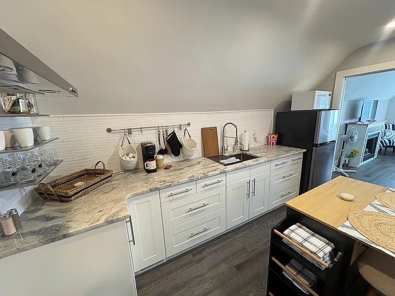 691 Wilson St — Photo 15