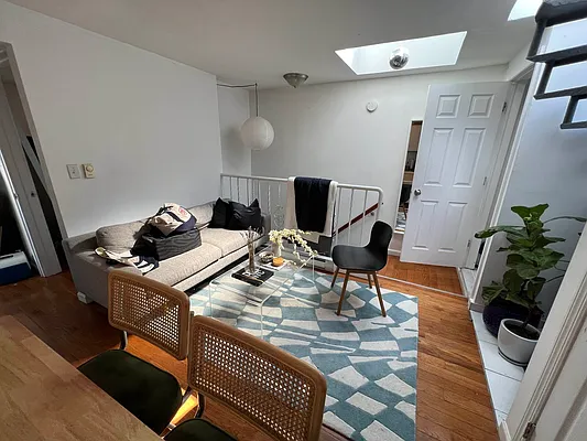 Rented by Delmark Realty LLC | media 63