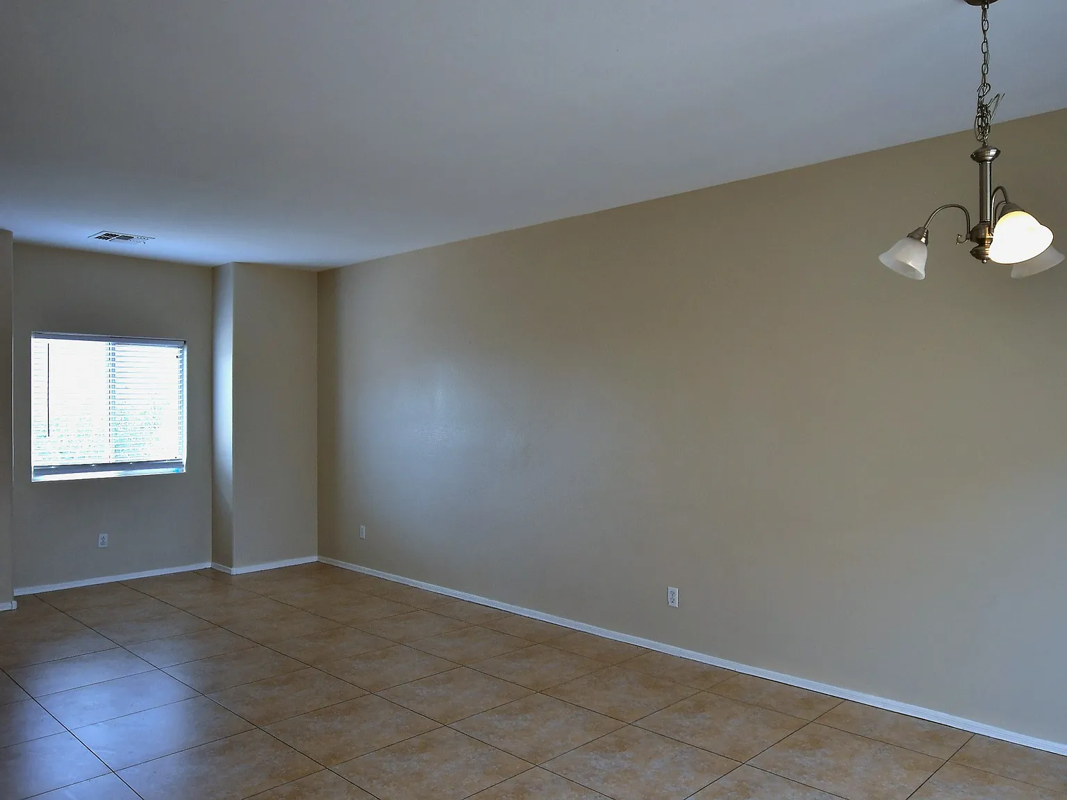 2300 E Magma Road Unit 27 - 27 — Photo 4