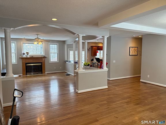 5th image of 104 Valley View Rd