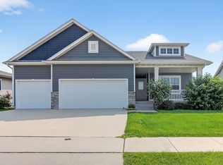 7821 NW 96th St, Johnston, IA 50131
