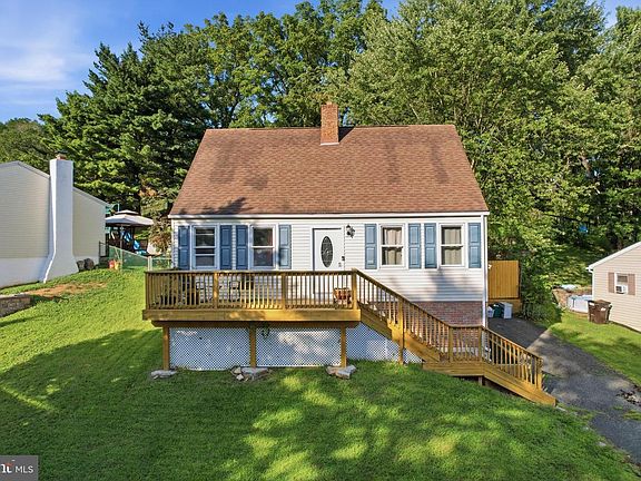 3rd image of 39 Lindy Ln