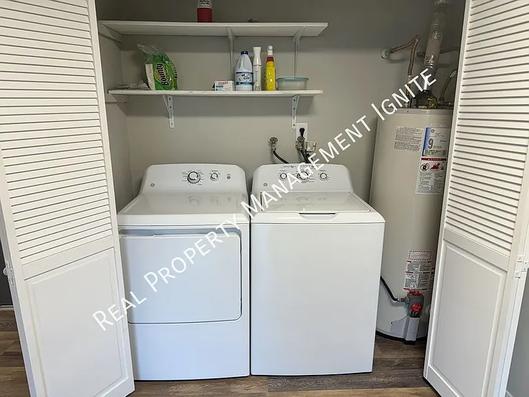454 NE Thurston Ave #444 — Photo 7