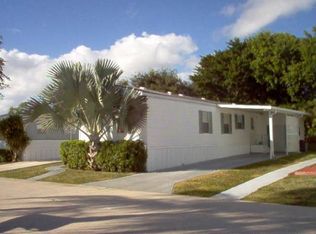28 Plantation Blvd, Lake Worth, FL 33467