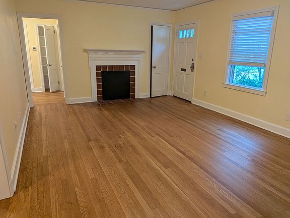 3rd image of 1403 Cardinal Pl