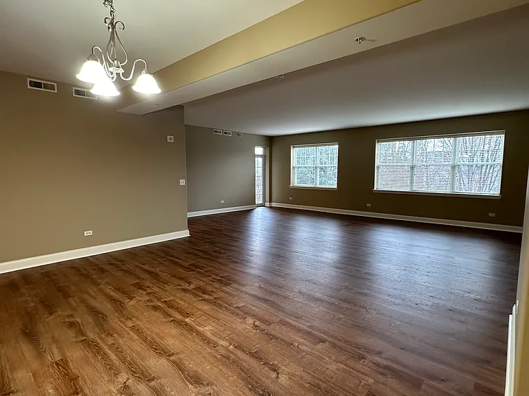 5N426 Rohlwing Rd #1 — Photo 24