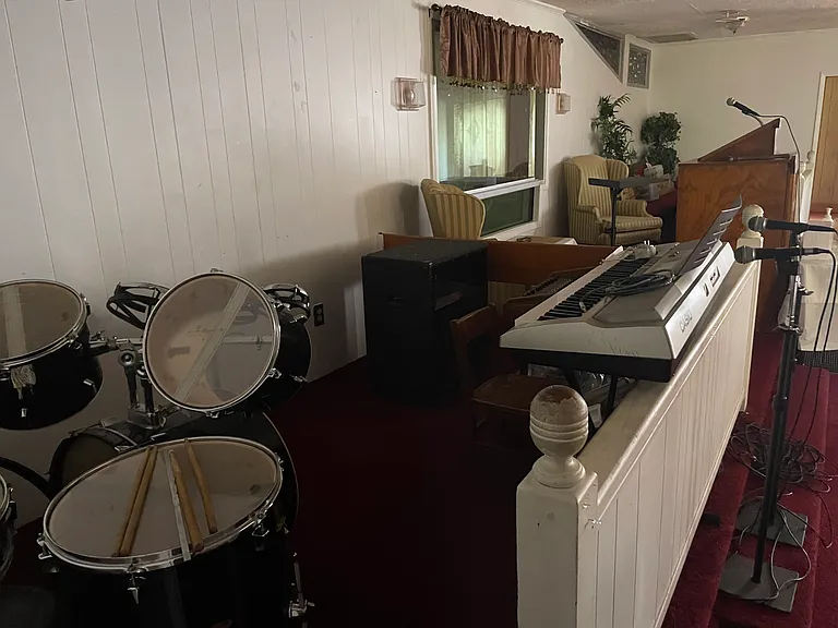 1205 Masonic Dr — Photo 9