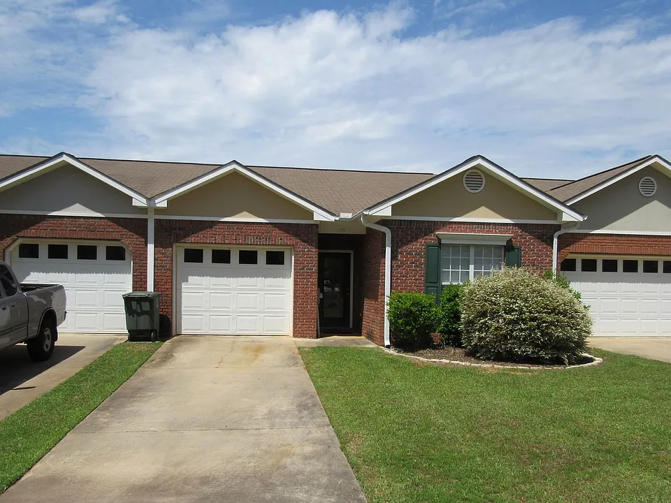 115 Woodmere Dr