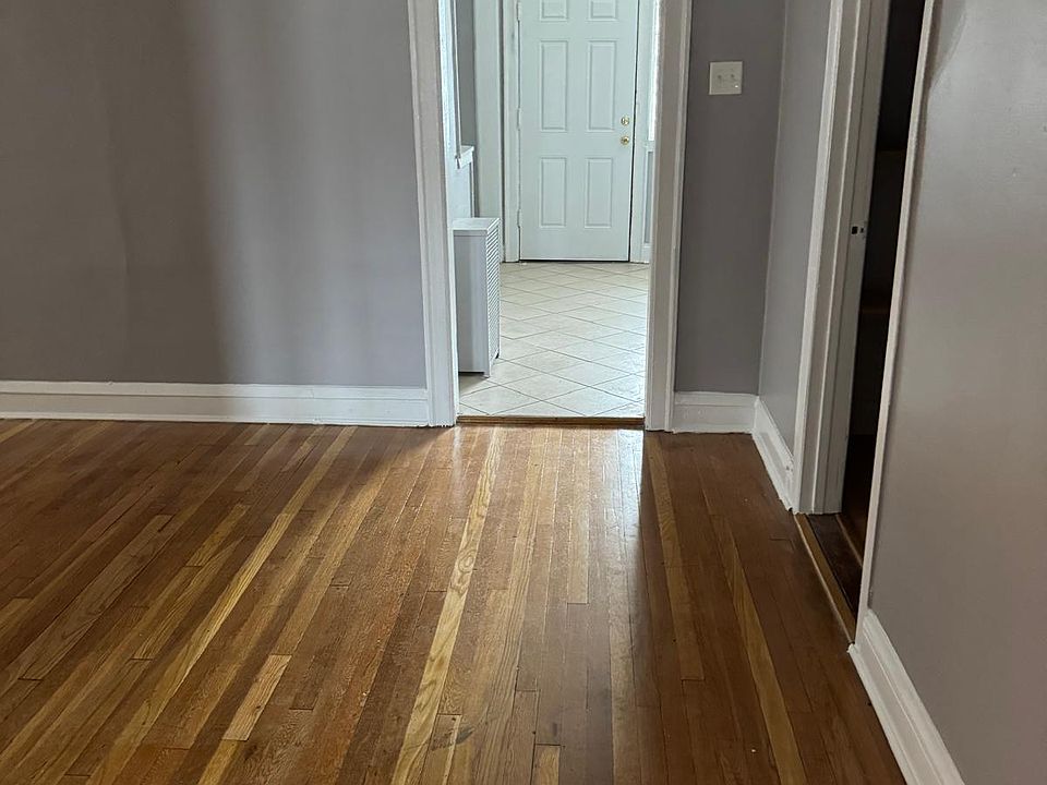 1st image of 7152 S Calumet Ave APT 3
