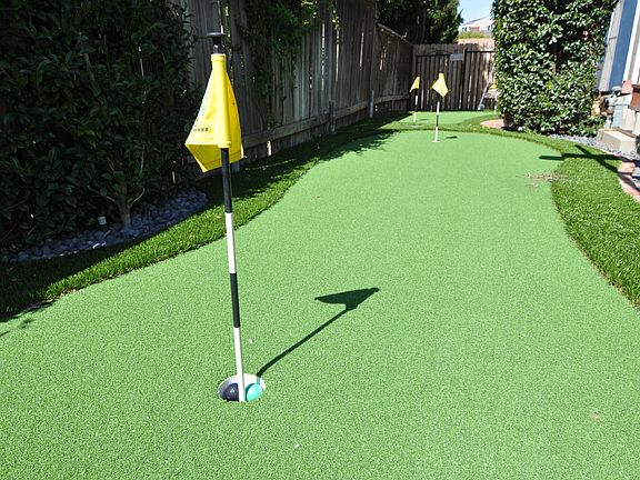 Five hole putting green