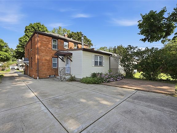 4th image of 131 Chamberlin Dr