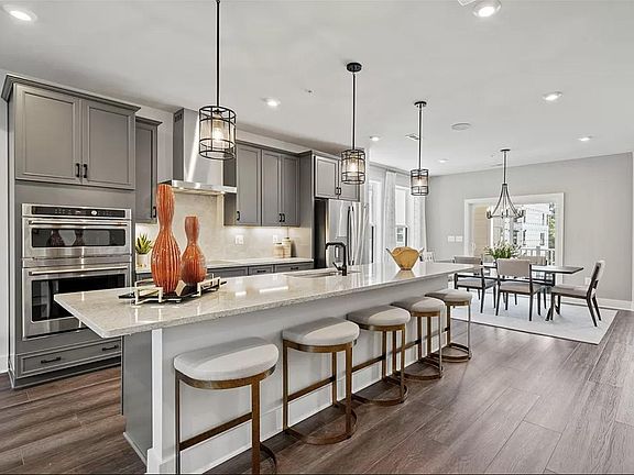 2nd image of 1029 N Lombardy St #B