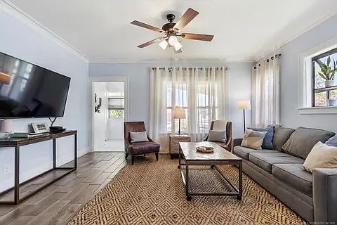 601 S Yorktown Ave — Photo 5