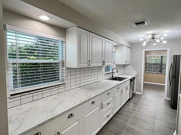2nd image of 436 Poinsettia Ave