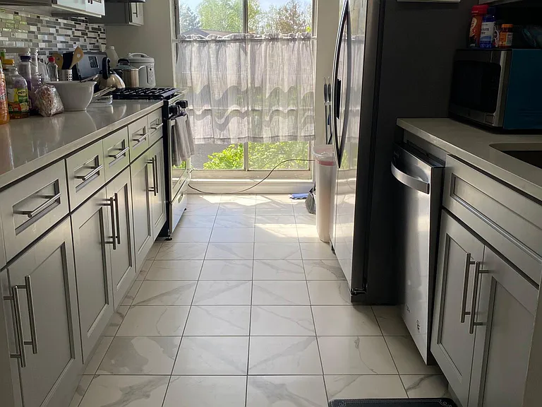 5618 Bloomfield Dr #203 — Photo 2