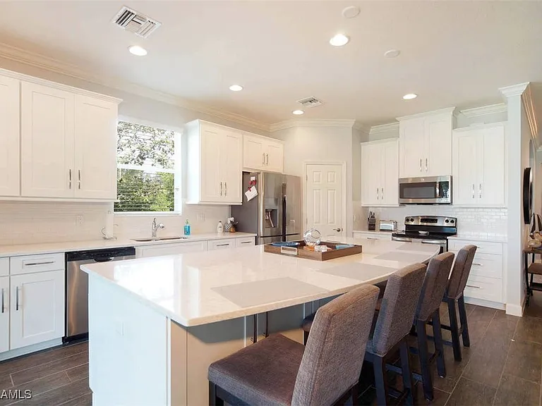 2772 Lambay Ct — Photo 5