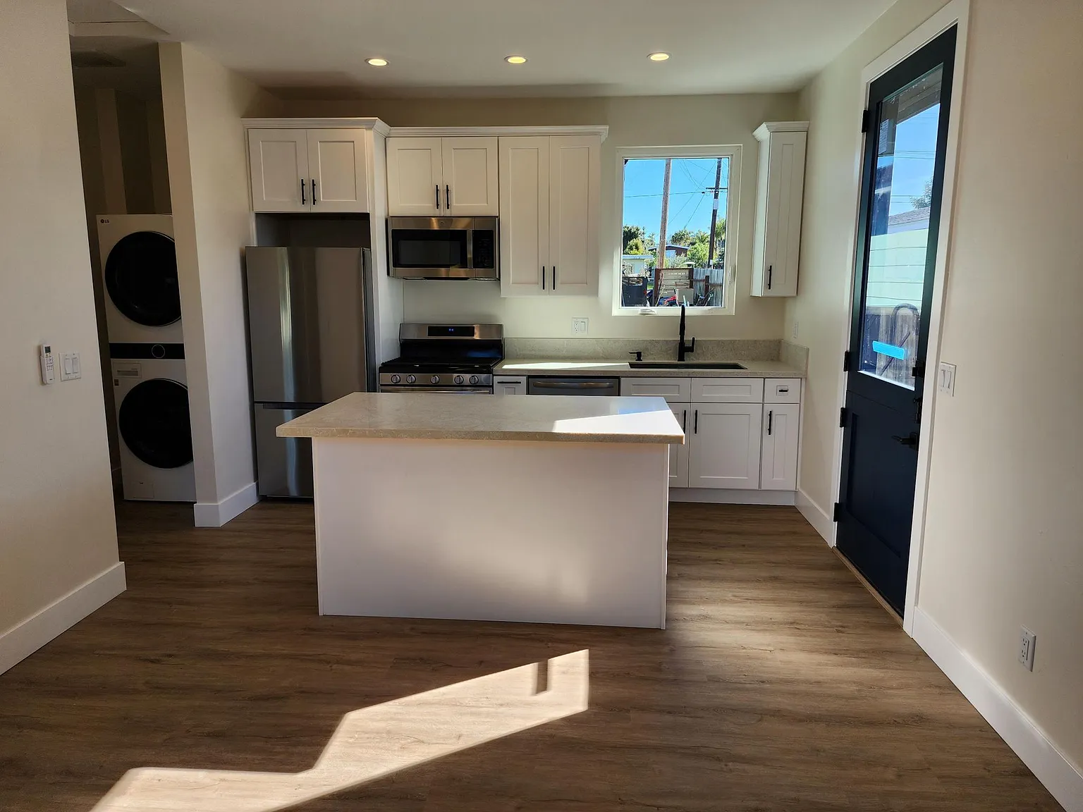 1 bed, 500 sqft, $2,995 — Photo 4