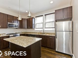 2512 W Argyle St, Chicago, IL 60625