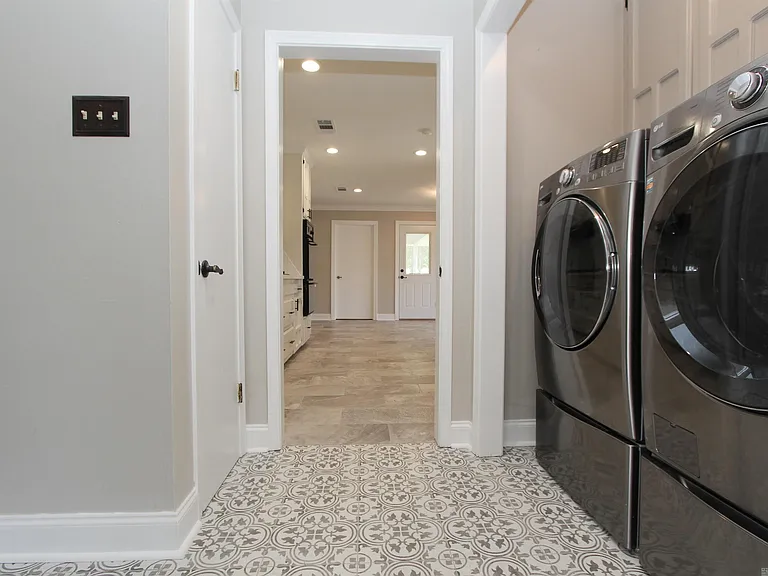 4837 Front Royal Dr — Photo 11