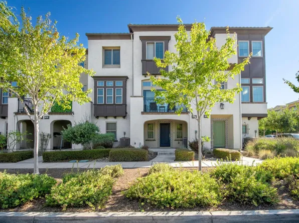 103 Fairchild Dr, Mountain View, CA 94043