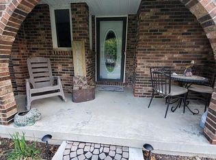 607 Overlook Dr, Raymore, MO 64083