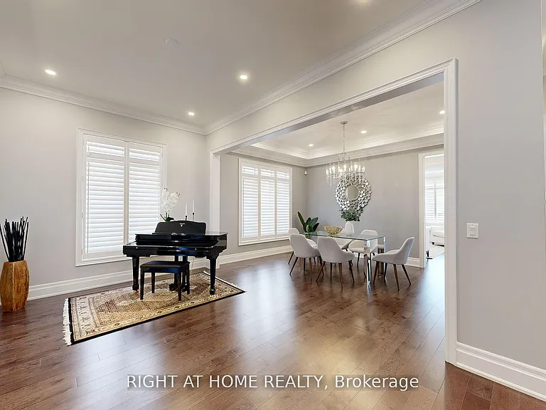 385 Tudor Ave — Photo 5