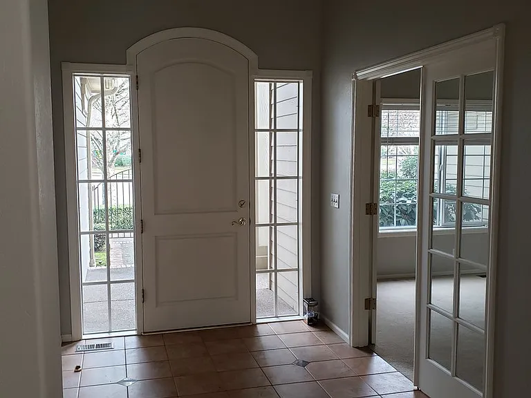 1570 Kingston Way — Photo 5