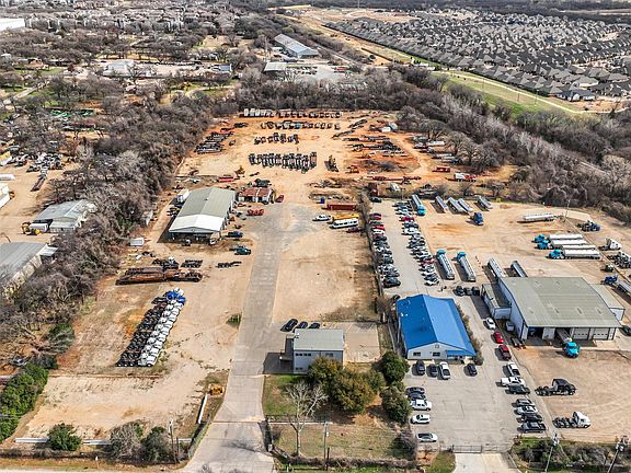 2nd image of 3550 S Main St