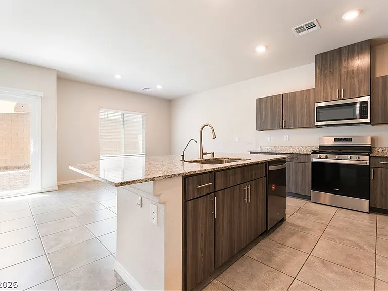 3811 Andorian Ave — Photo 15