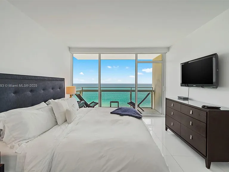 6801 Collins Ave #1204/1217 — Photo 15