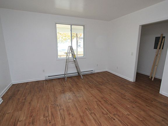 4th image of 107 Madison St