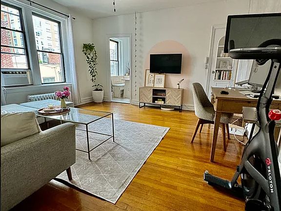 2nd image of 415 W 24th St APT 5I