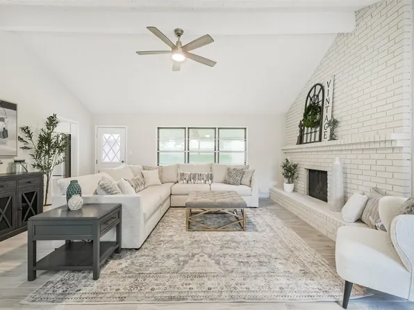 12415 Pantano Dr, Houston, TX 77065