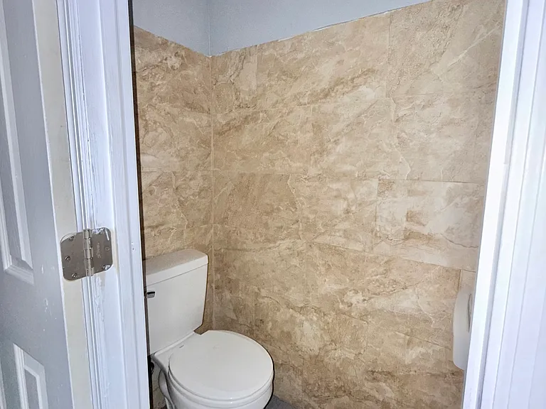 1531 Cottman Ave — Photo 10
