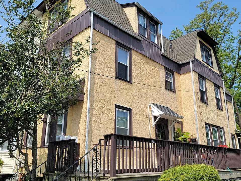 124 Cricket Ave #2