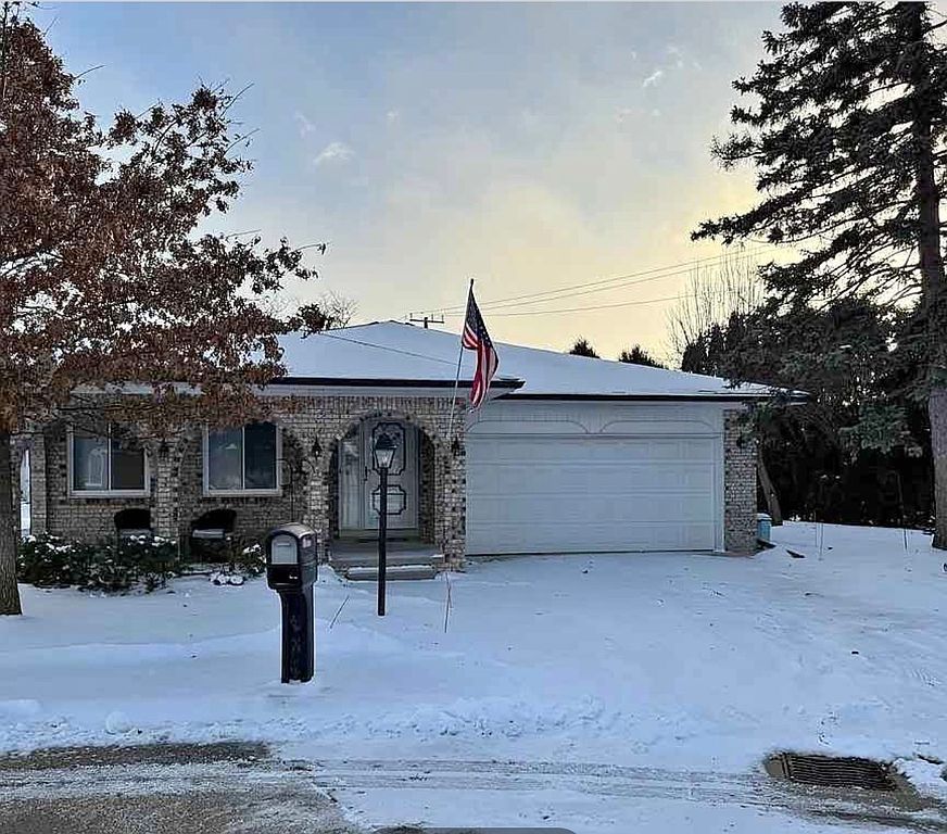 16306 E Hill Dr - Property Image