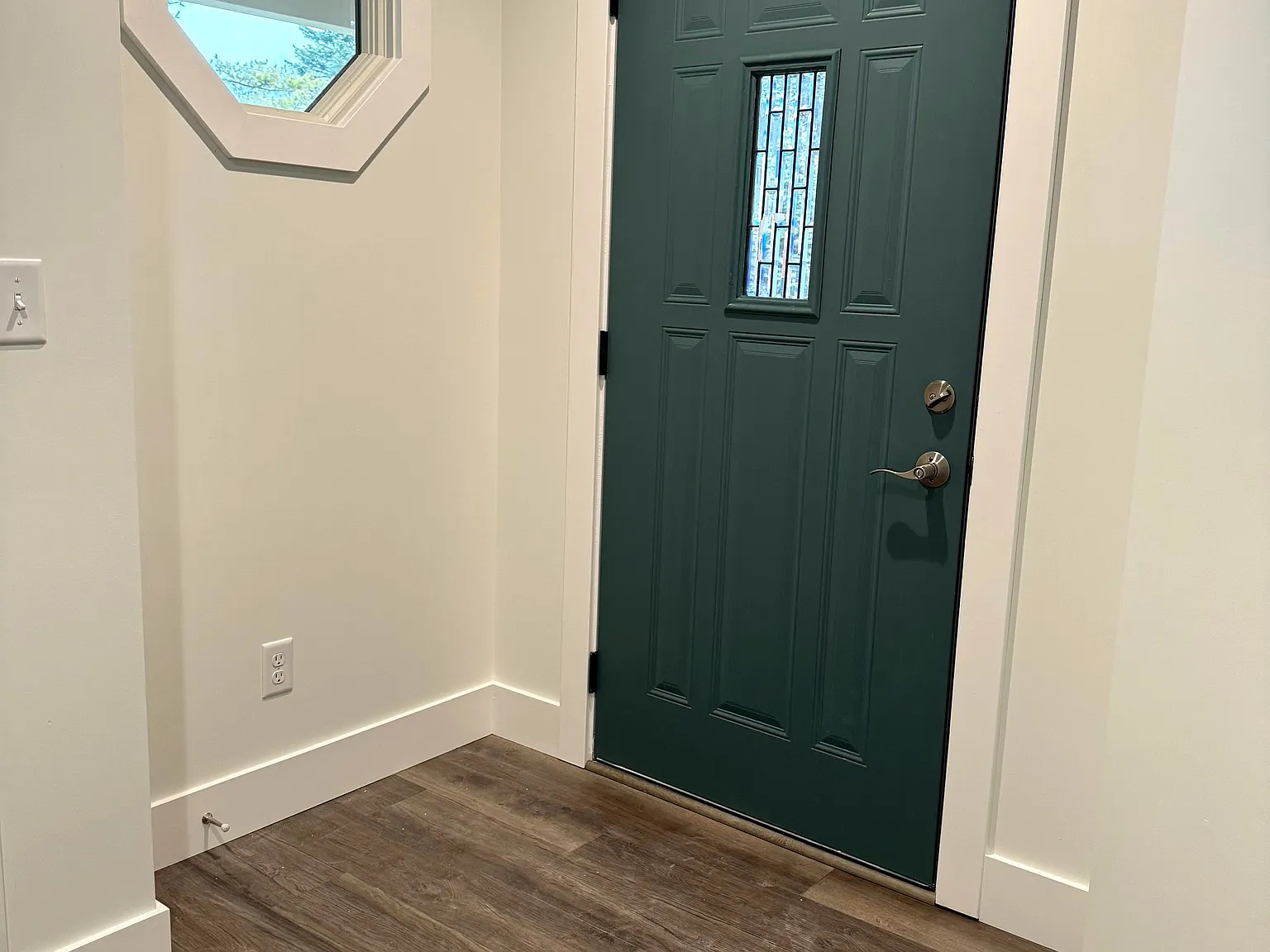 2 bed, 1450 sqft, $1,800 — Photo 2
