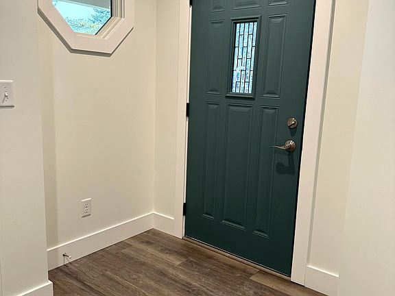 2nd image of 104 Willows End End #104