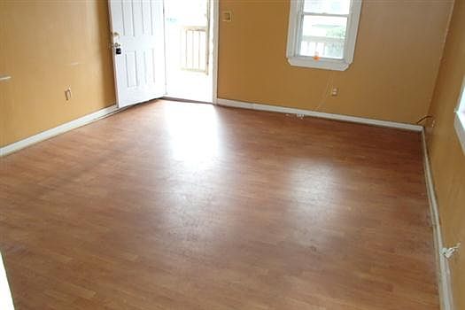 3rd image of 114 Woodrow Ave