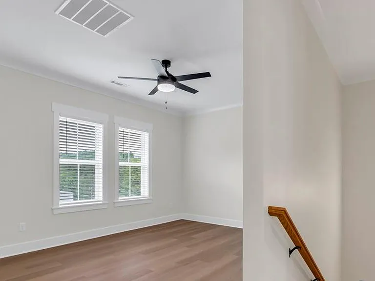 181 Circle Dr W — Photo 25