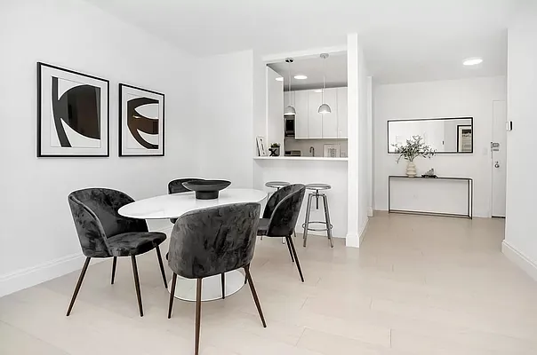 Rented by Bond New York | media 5