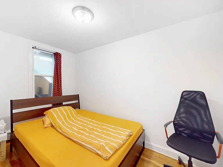 27 5th St #4 — Photo 7