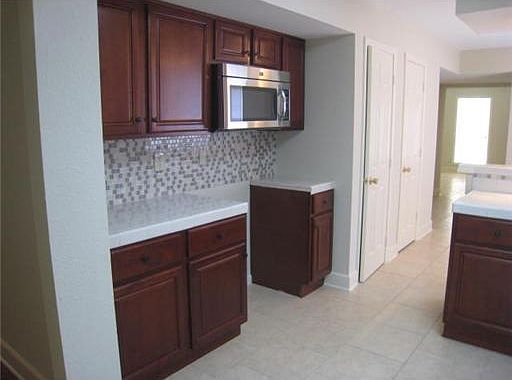 3rd image of 10231 Brookfield Dr