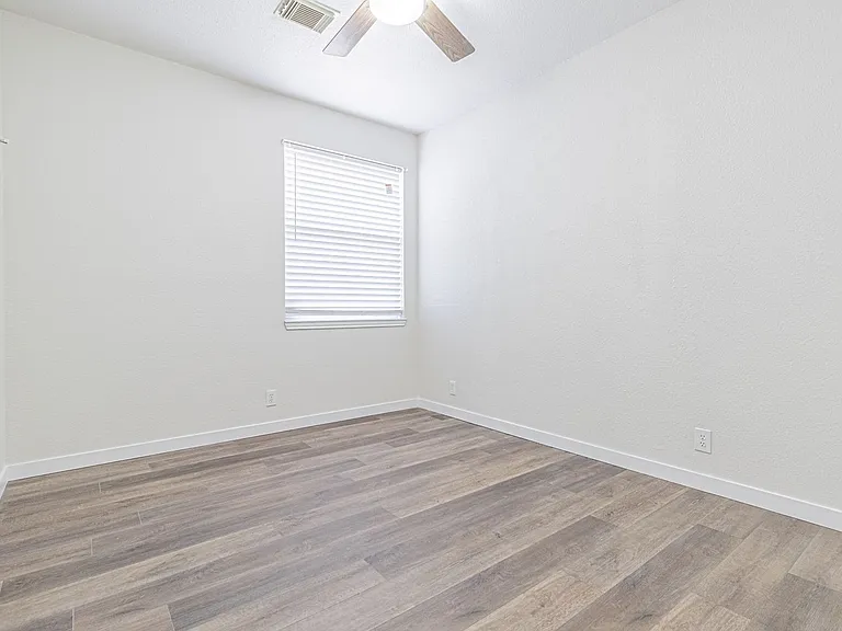 213 Tapwood Ln — Photo 12