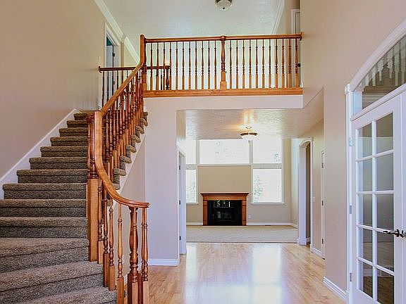 Gorgeous Vaulted Front Entry
