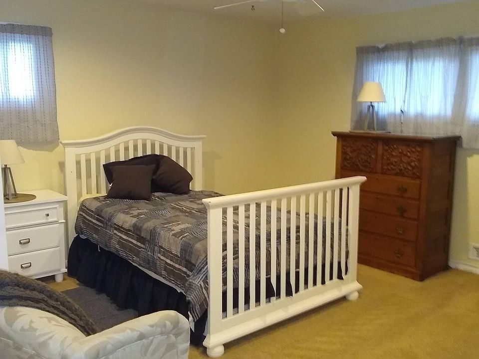 1st image of 34 Knoll Ter