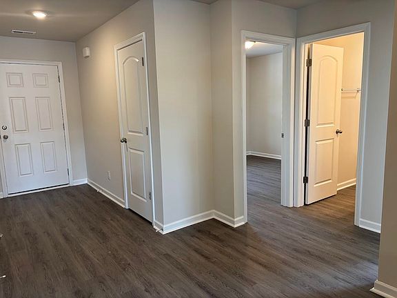 3rd image of 2642 Tansy Rd.