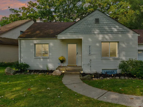 3175 Coventry Dr, Waterford, MI 48329