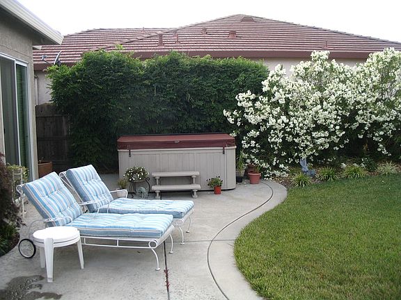 4th image of 110 Eriswell Ct