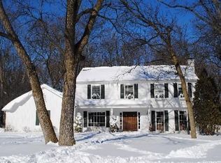 1844 Hackberry Ln, Lake Forest, IL 60045